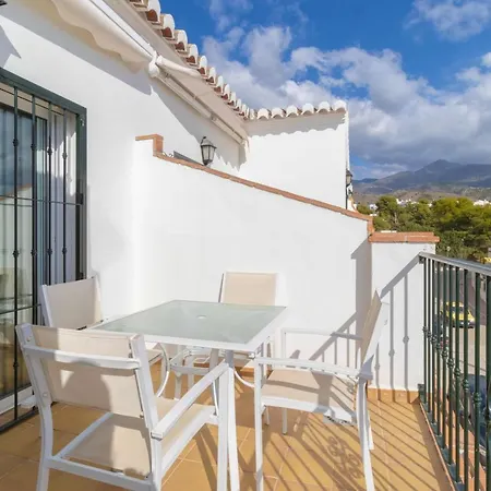 Apt Chimenea With Ocean View, A/c, & Fiber Apartamento Nerja